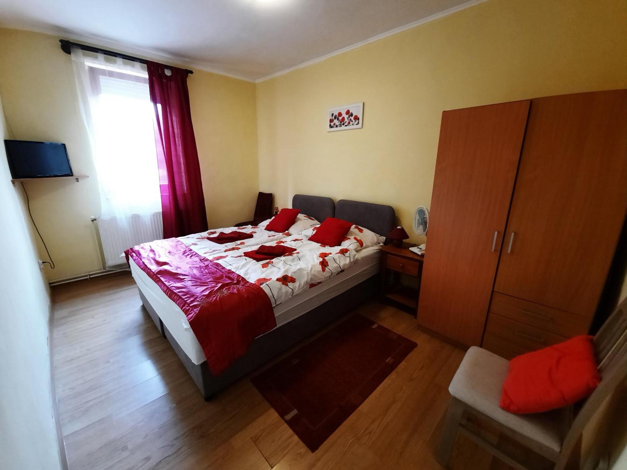 Kis Rigo Vendeghaz Otel Salgótarján Dış mekan fotoğraf