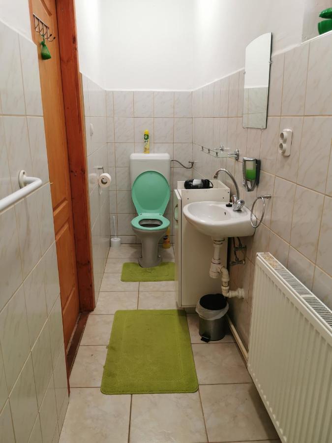 Kis Rigo Vendeghaz Otel Salgótarján Dış mekan fotoğraf